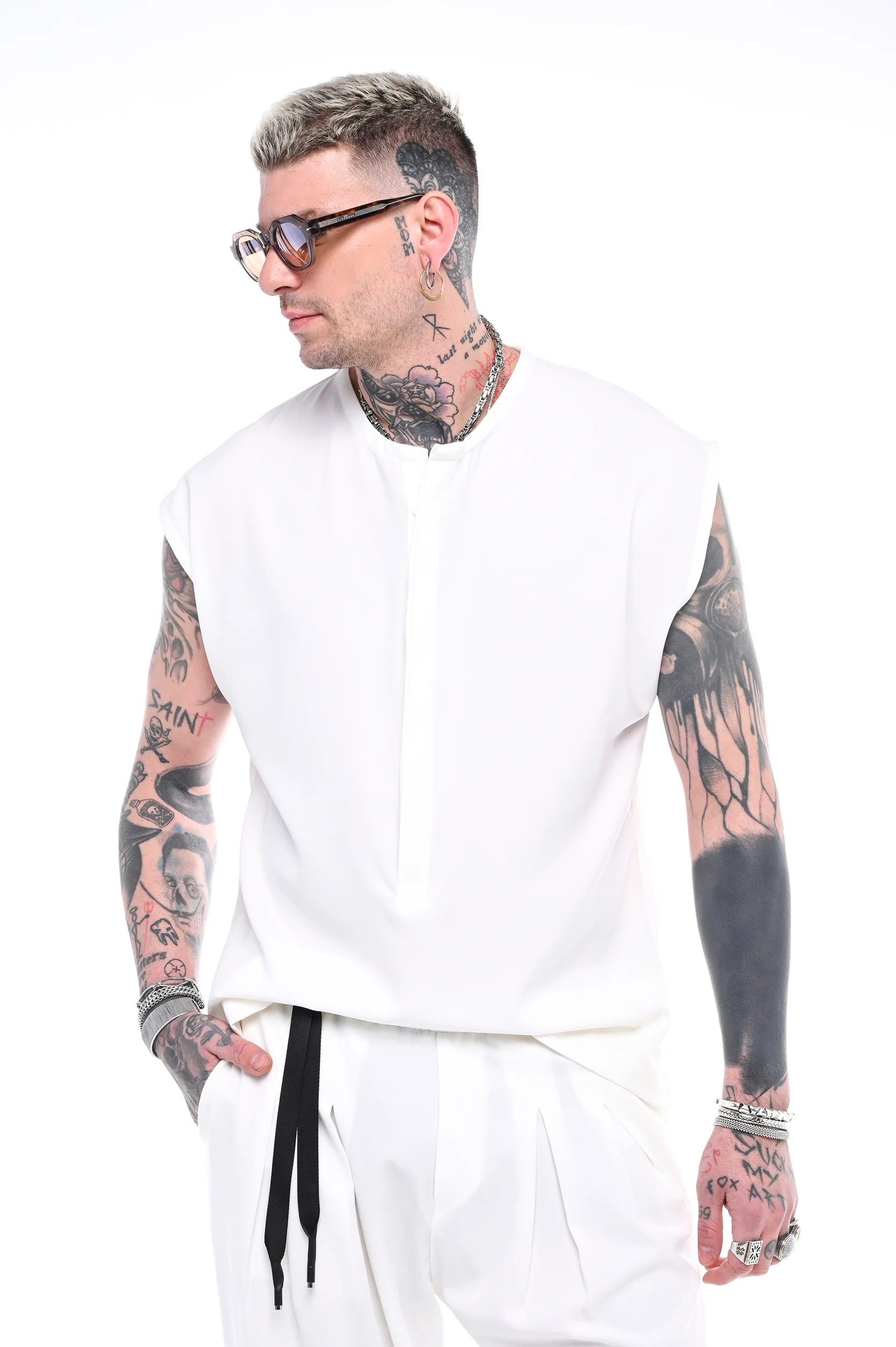 Halo Sleeveless Shirt - Image 4